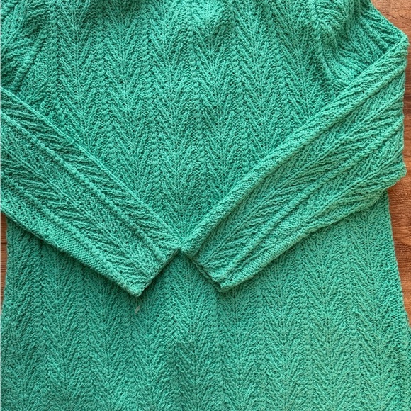 💚✨ Cozy & Chic! ✨With one pearl missing - Picture 7 of 9